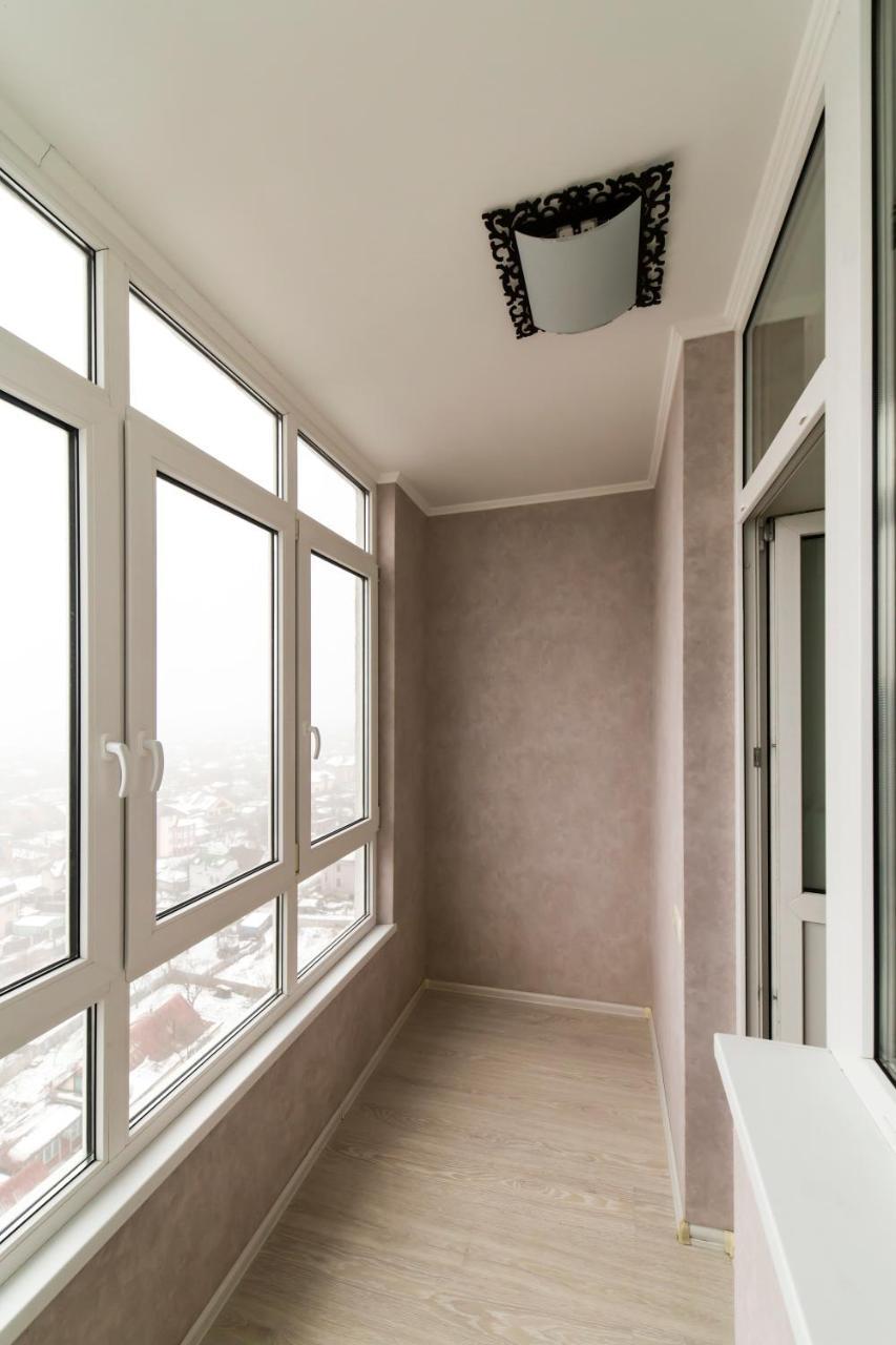 Studio Apartment On Bazhana Kiev Exterior foto